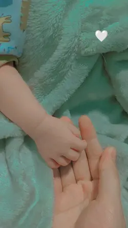 tangan ibu dan bayi 