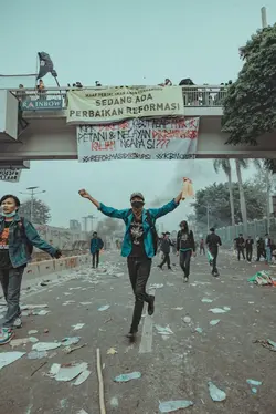 bongkar ,demo