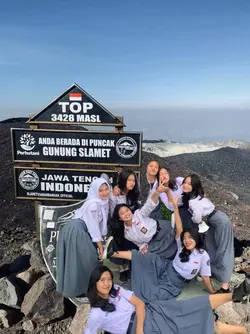 trend naik gunung