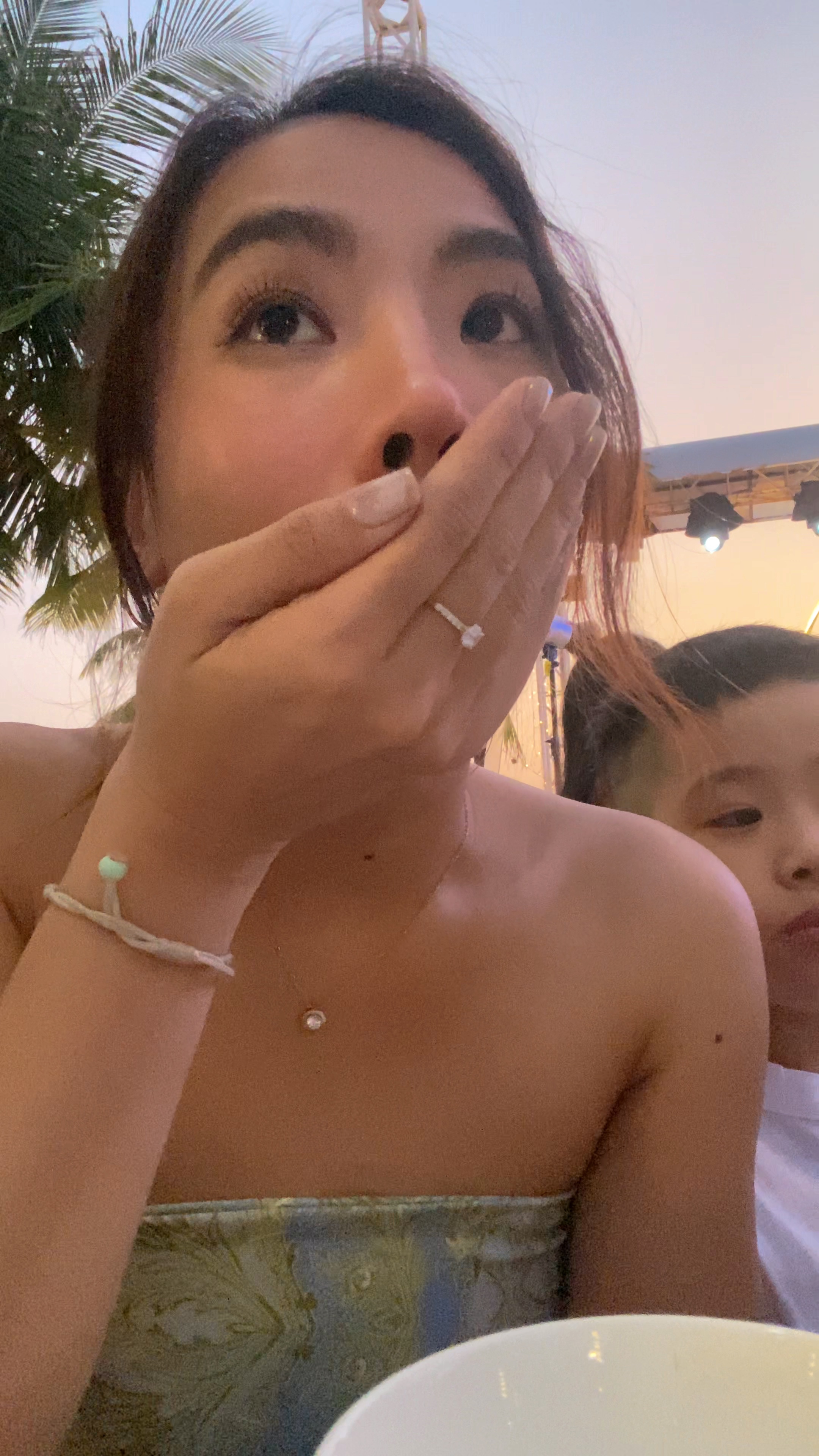 Mẫu mukbang