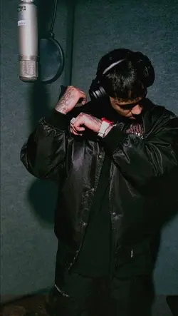 Anuel brrr 😶‍🌫️