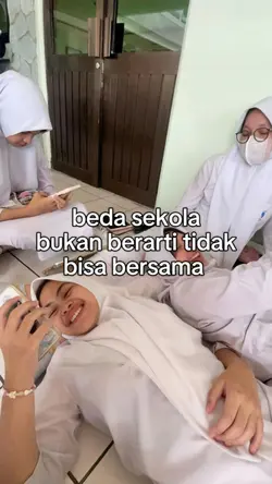beda sekolah bukan 