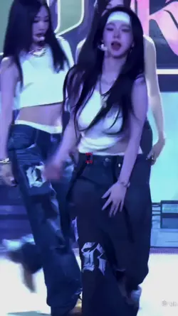 저 31일에 수영장 애들이랑 가는데 