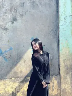 cantik manis lucu