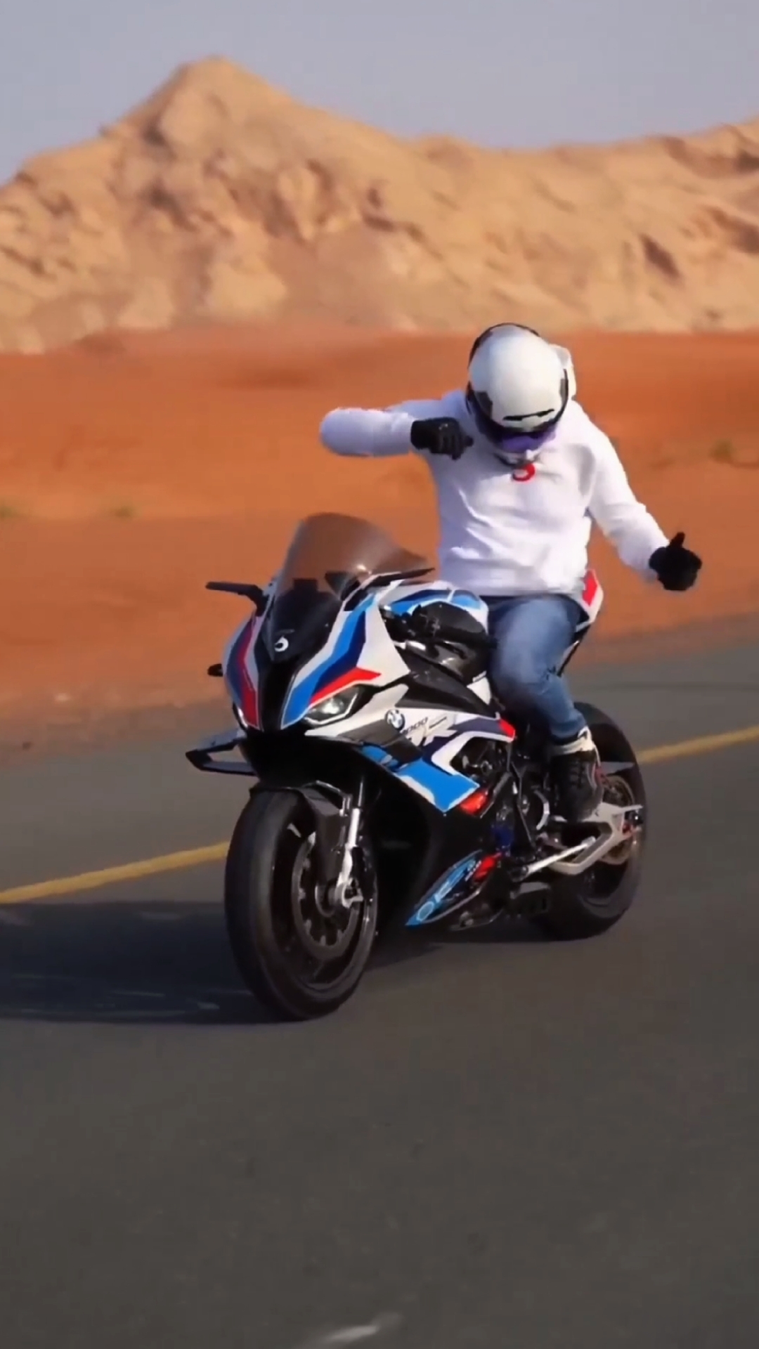 Motocicleta em câmera lenta