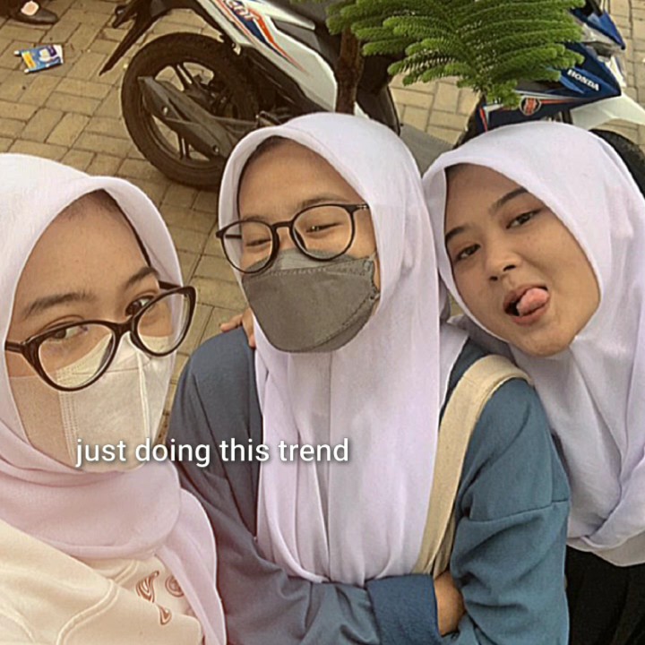 versi 3 orang