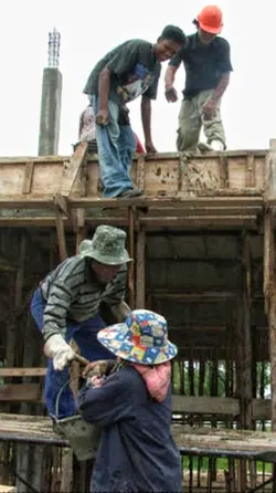 ชีวิตต้องสู้