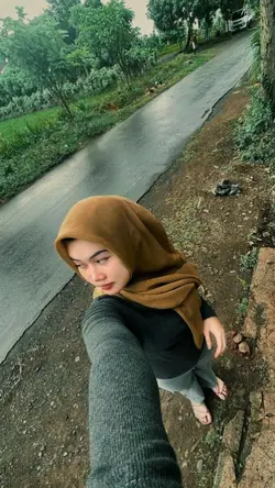 Gaun Merah