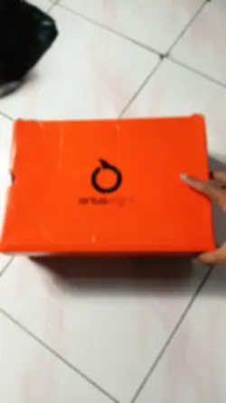 sepatu futsal baru