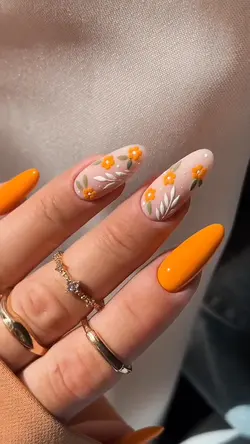 NAIL ART ••🍊🌿••