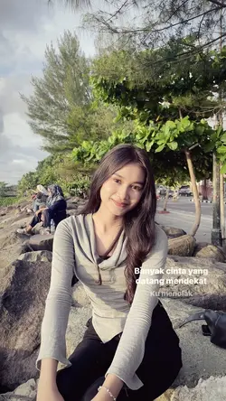 banyak cinta yang