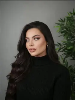 Ciddi  Gülümse: Şık Selfie Geçişi