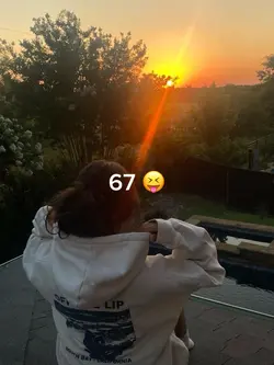 67😝