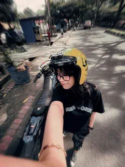 BINTANG YNG BERPIJAR