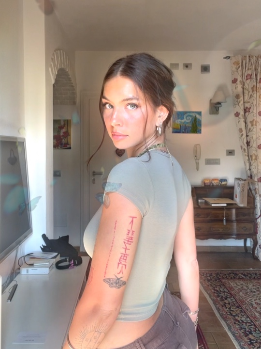 1 video or photo 