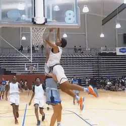 Side dunk !