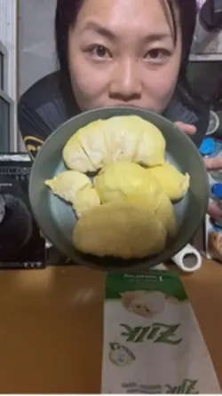 ปอกทุเรียนกัน