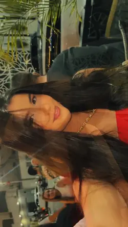 Live photo tubarões
