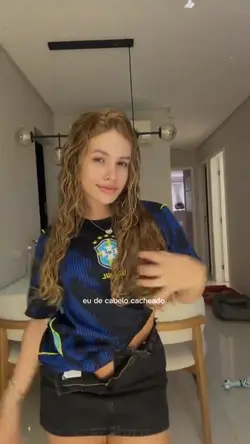 EU DE CABELO CACHEAD