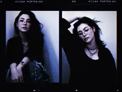 2 photos