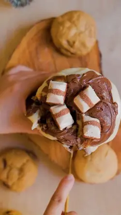HOLIDAY SWEETS