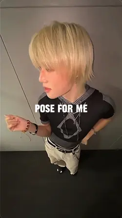 POSE FOR ME