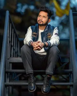 মা এখন আর কেউ কয় 