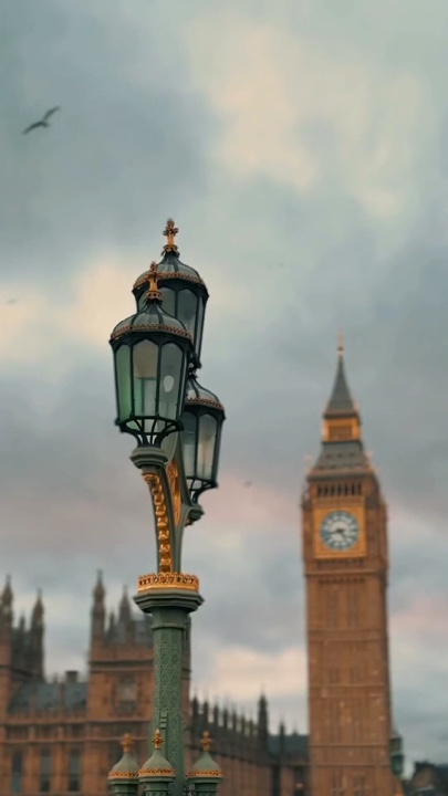 LONDON 