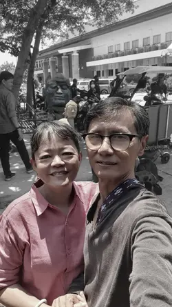 แม้ว่าอยากจะกอด