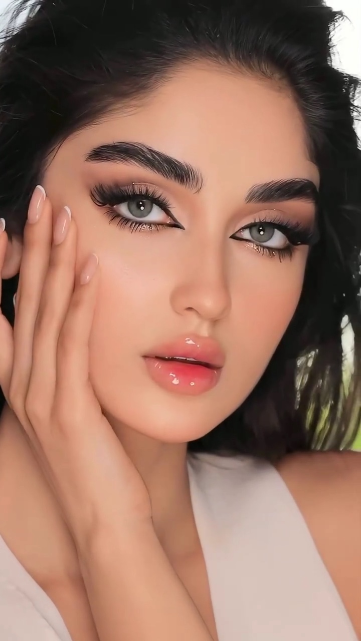 Arabic makeup 