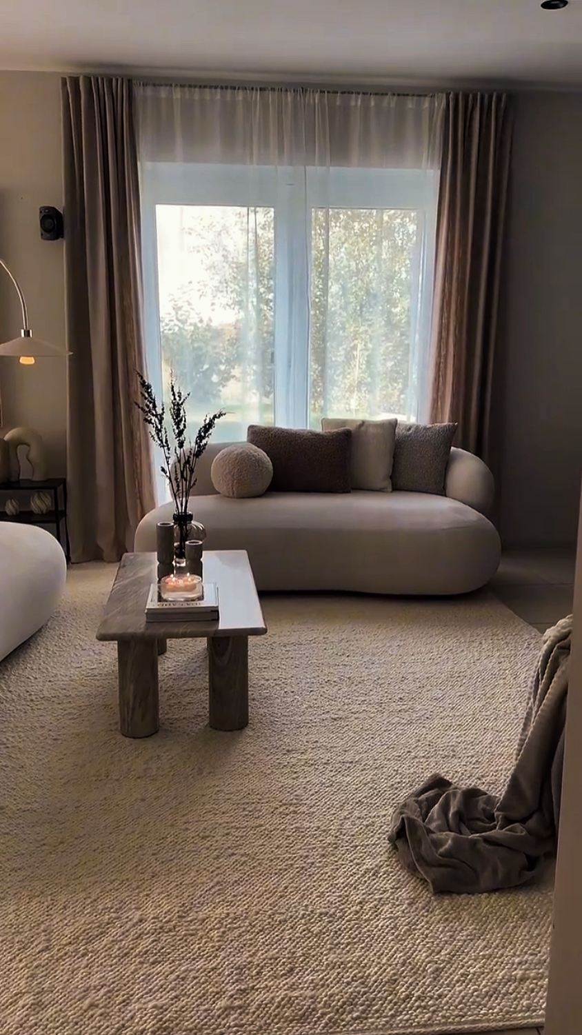 HOME TOUR