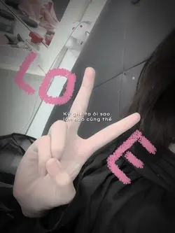 Trend tay chữ LOVE