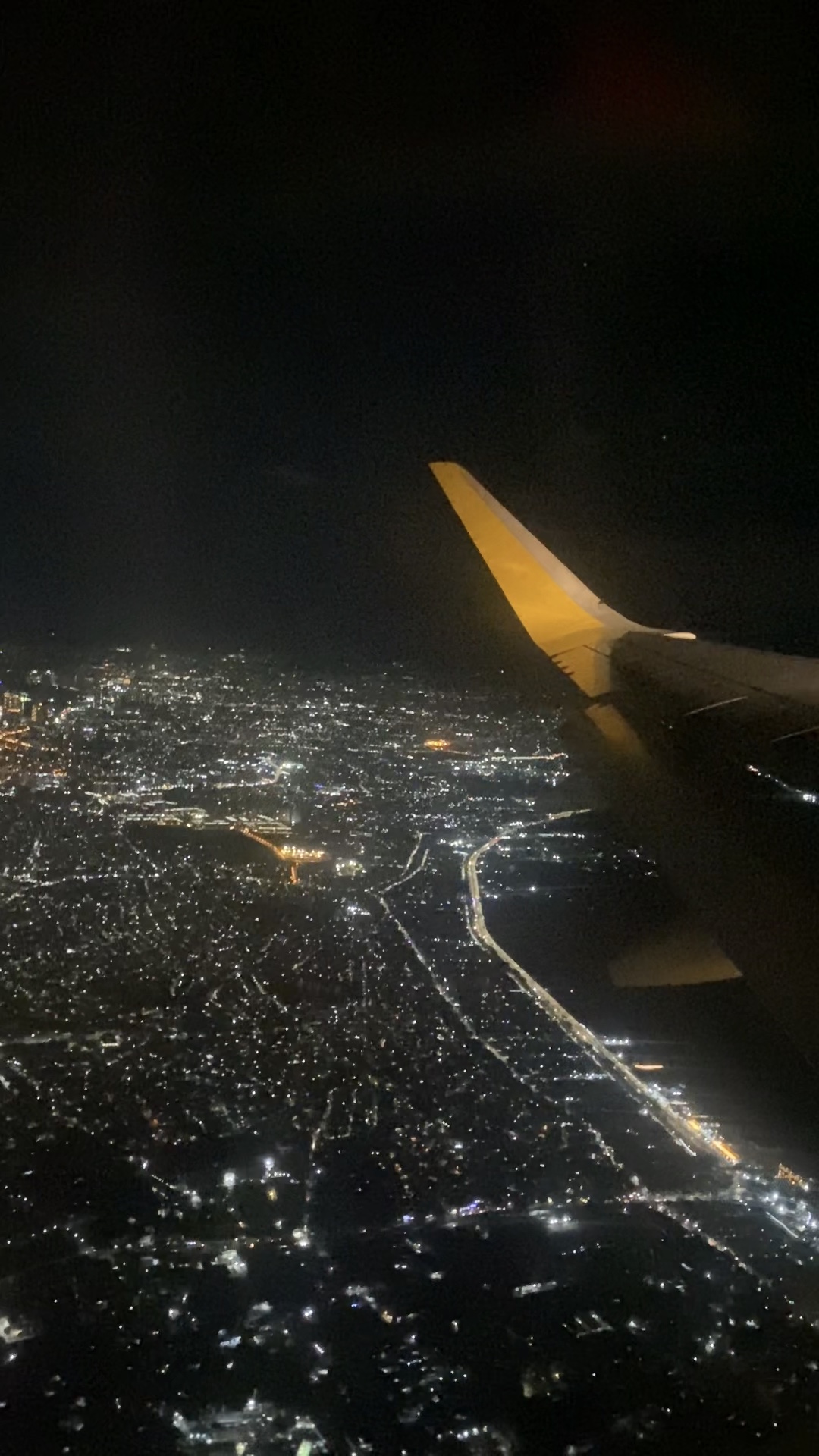 PRIMER VUELO