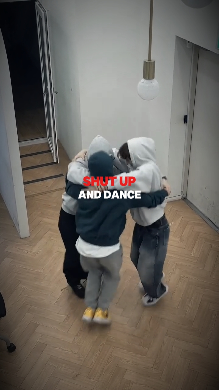 Cale a boca e dance