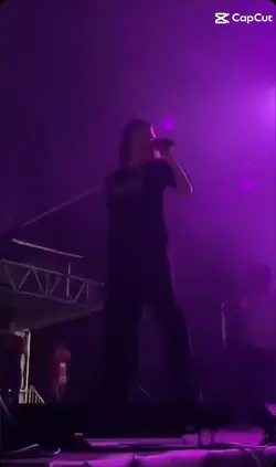 Jestem kogoś idolką?