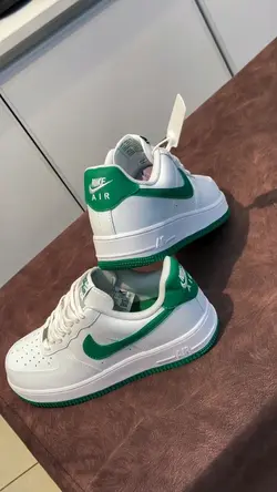 trendy SNEAKERS 