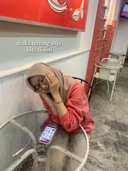 kita disini berduaa