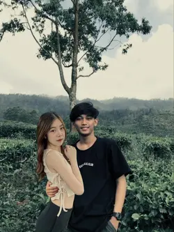 Dipeluk Cewe Cantik