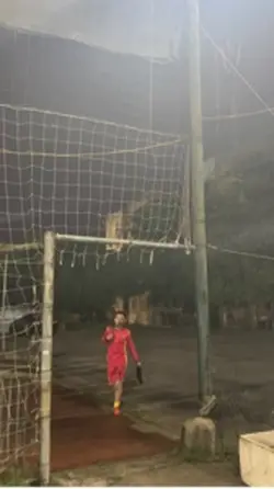 Anh mặc số áo đéo ..