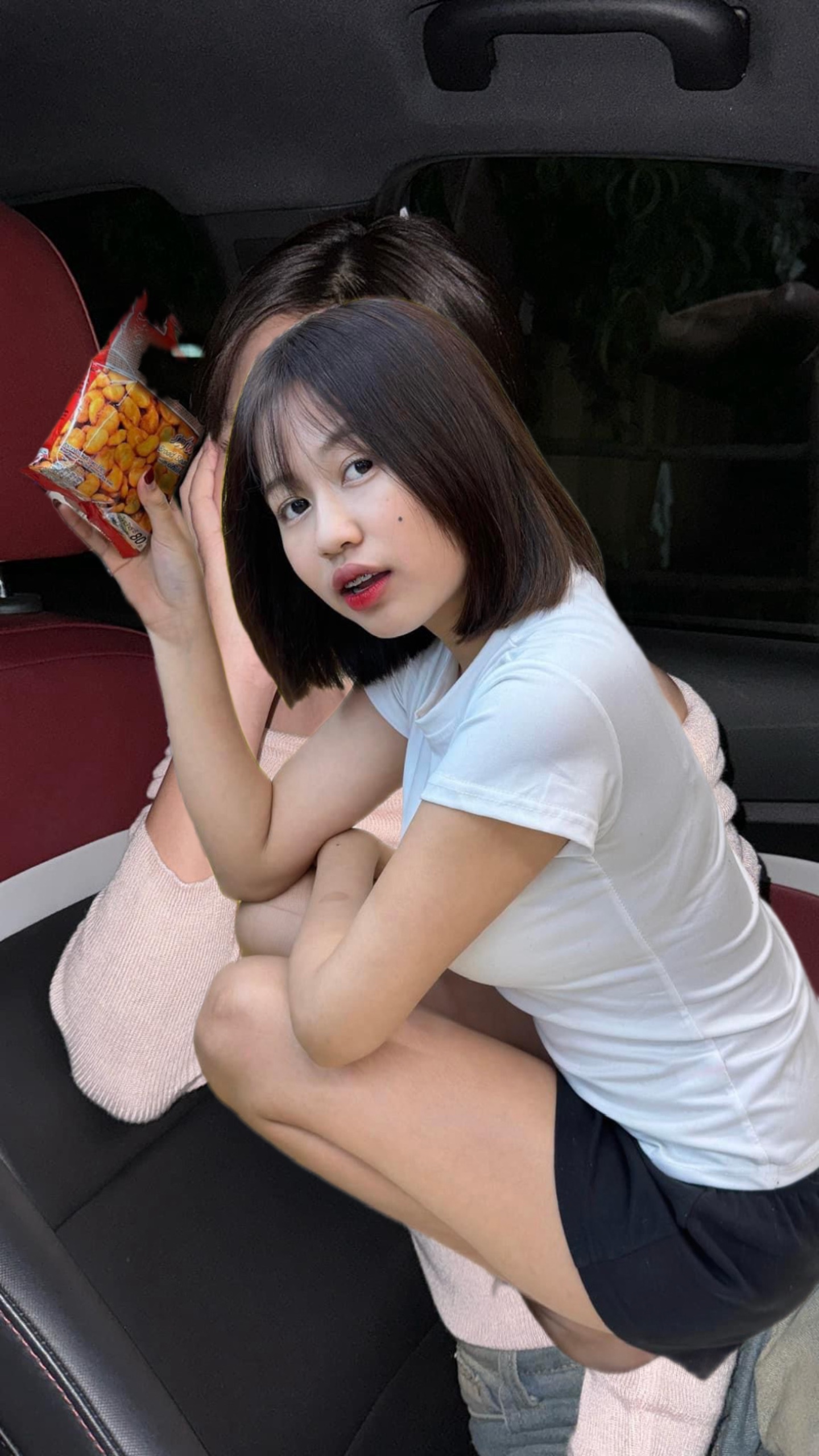 # ￥