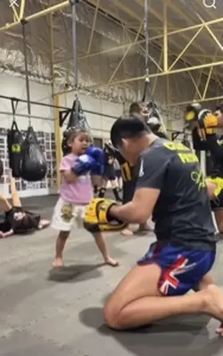 Training Muay Thai