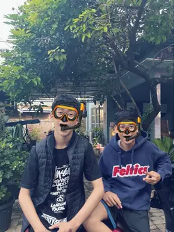 kacamata renang