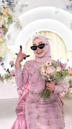 Trend kaca mataHitam