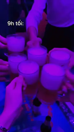 9h tối 9h sáng :))