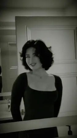 ucadan bir kız gelir