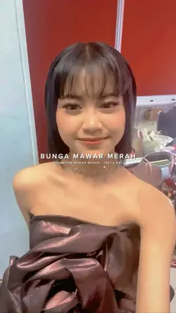 SEKUNTUM MAWAR MERAH