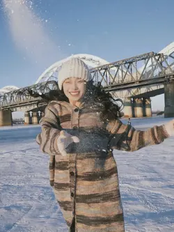 你的婚纱像雪花