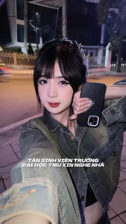 TÂN SINH VIÊN TRƯỜNG