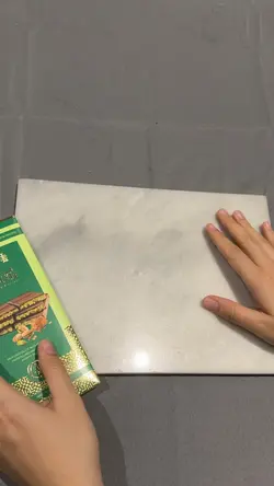 Lindt asmr.