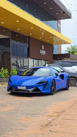 MacLaren Artura Edit